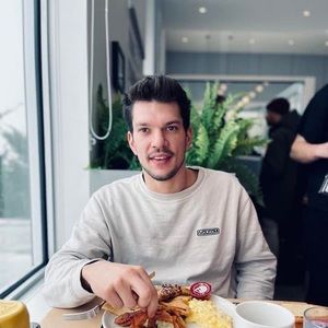 Meet your Posher, Samuel